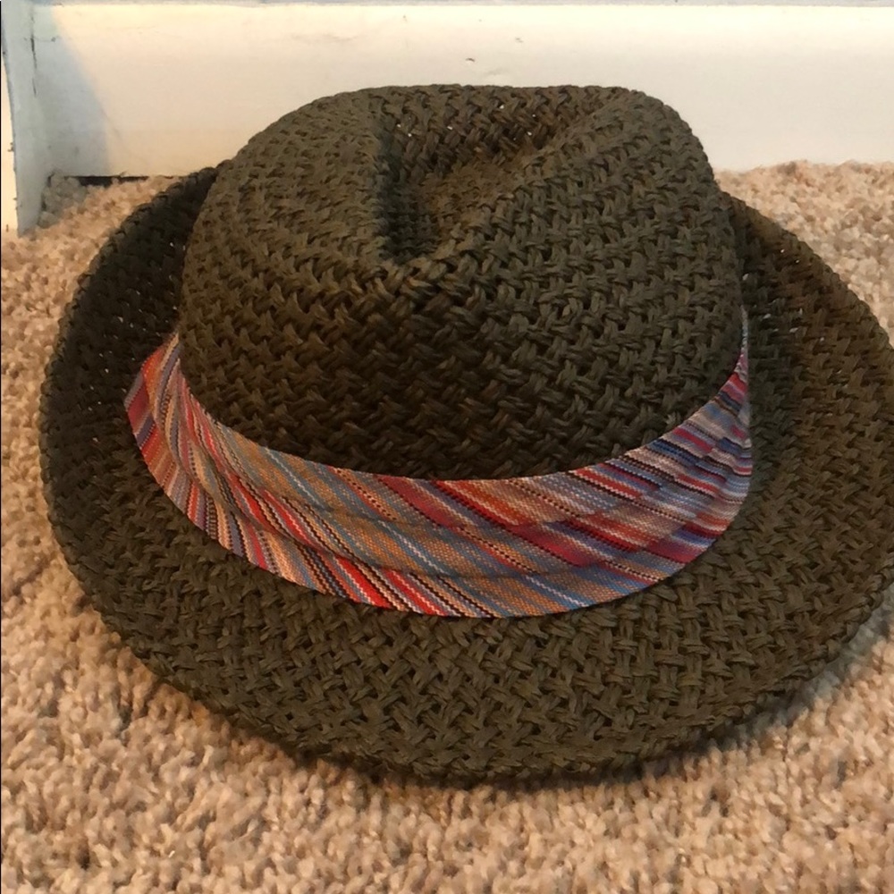 Fedora - Picture 1 of 2